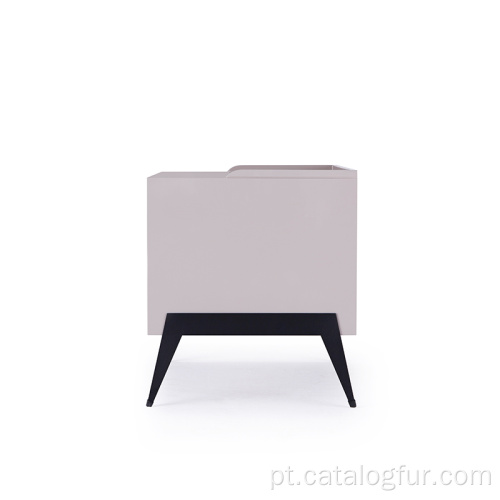 Mesa de cabeceira moderna com design simples em madeira MDF